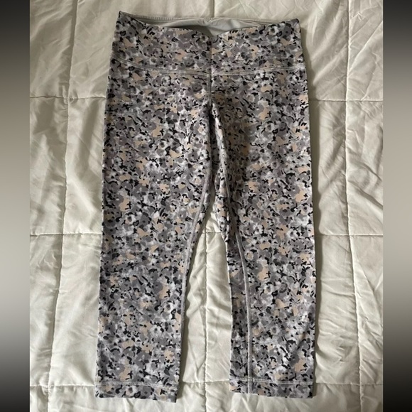 Lululemon Wunder Under Cropped Printed Legging - size 8 - Picture 5 of 7